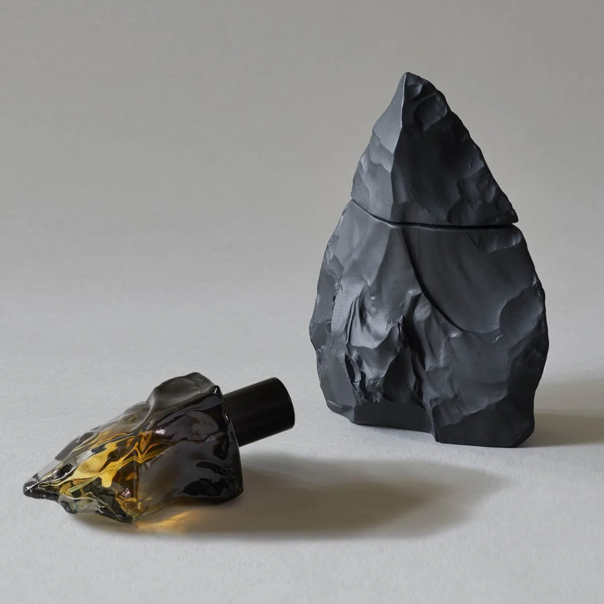 Leer | Perfume Lounge Dark: porcelain - eau de parfum