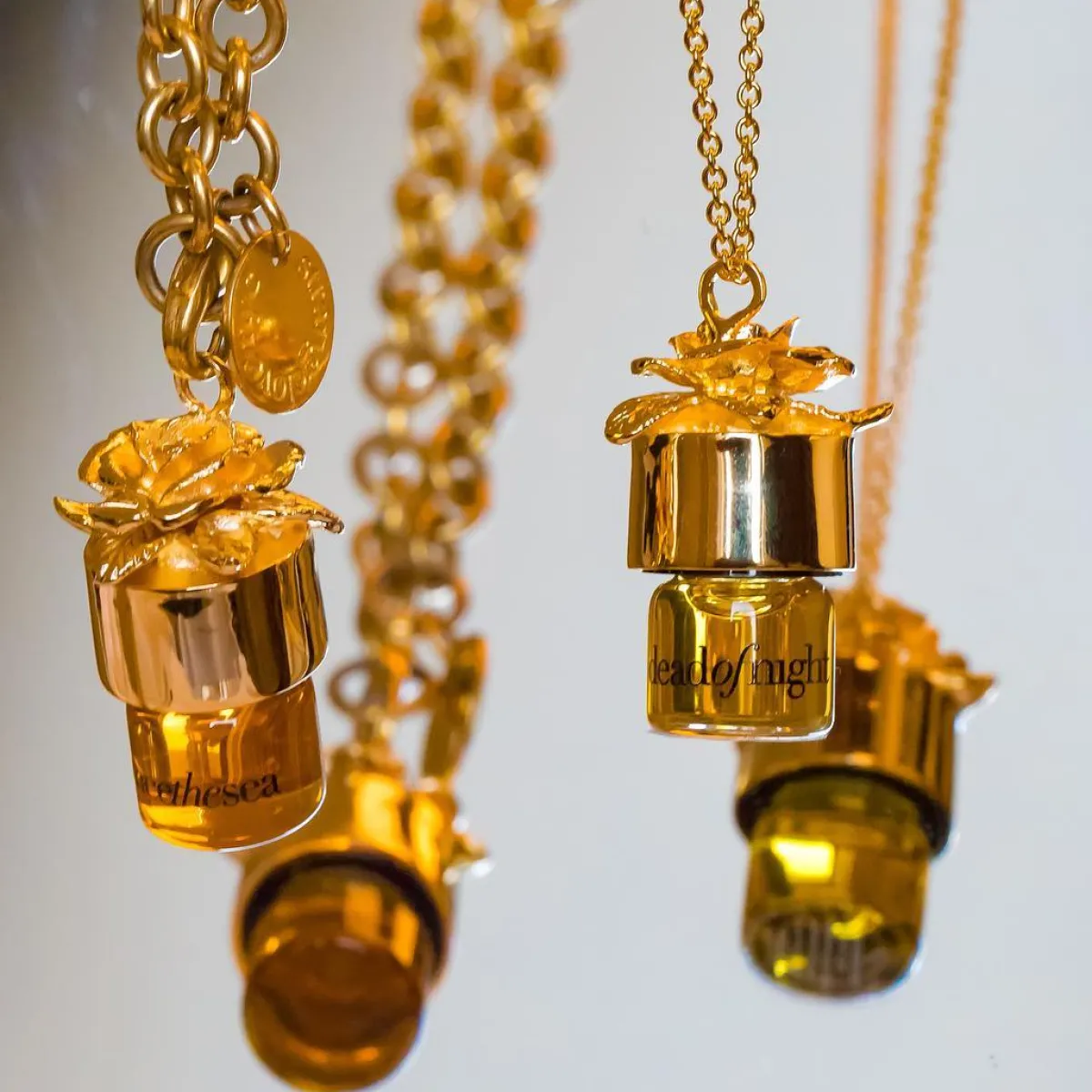 Voor Haar | Christophe Laudamiel | Perfume Lounge fallintostars - necklace medium