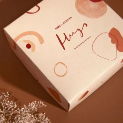 Voor Haar | Room Sprays | Perfume Lounge Hugs - room & body spray