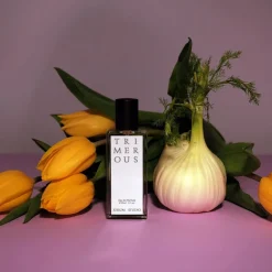 Iris | Poederig | Perfume Lounge Trimerous - eau de parfum
