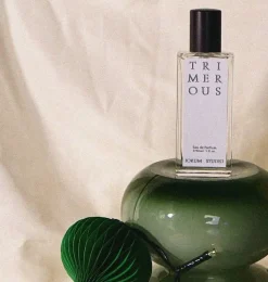 Iris | Poederig | Perfume Lounge Trimerous - eau de parfum