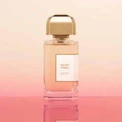 Voor Haar | Perfume Lounge Velvet Tonka - travel spray